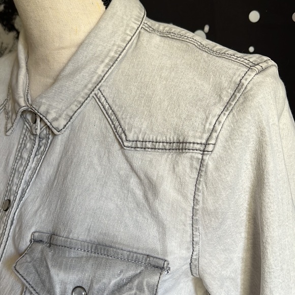 Western Style button up long sleeve shirt - Picture 7 of 9